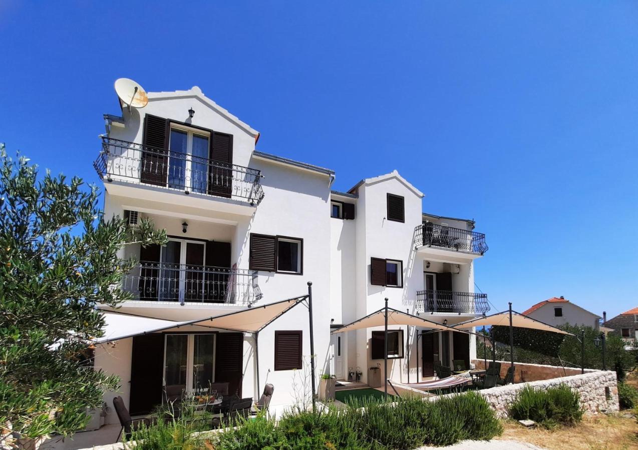 Apartments Pitve เยลซา ภายนอก รูปภาพ
