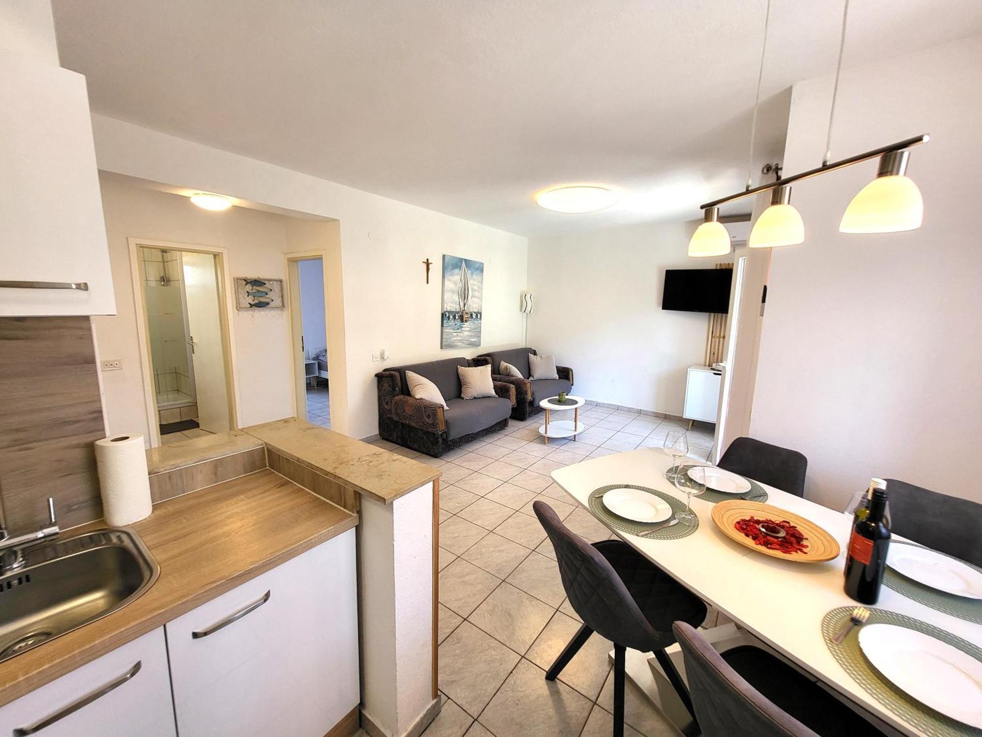 Apartments Pitve เยลซา ภายนอก รูปภาพ