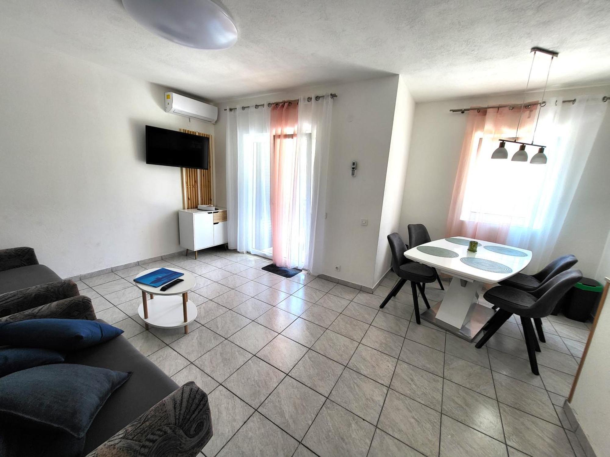 Apartments Pitve เยลซา ภายนอก รูปภาพ