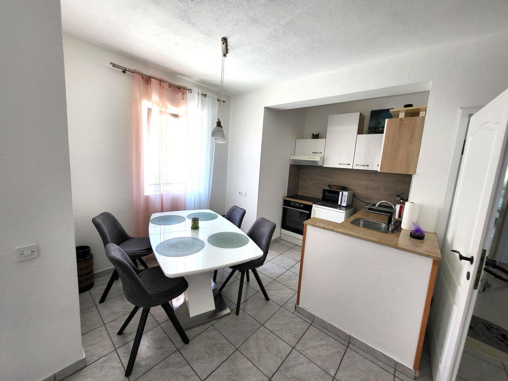 Apartments Pitve เยลซา ภายนอก รูปภาพ