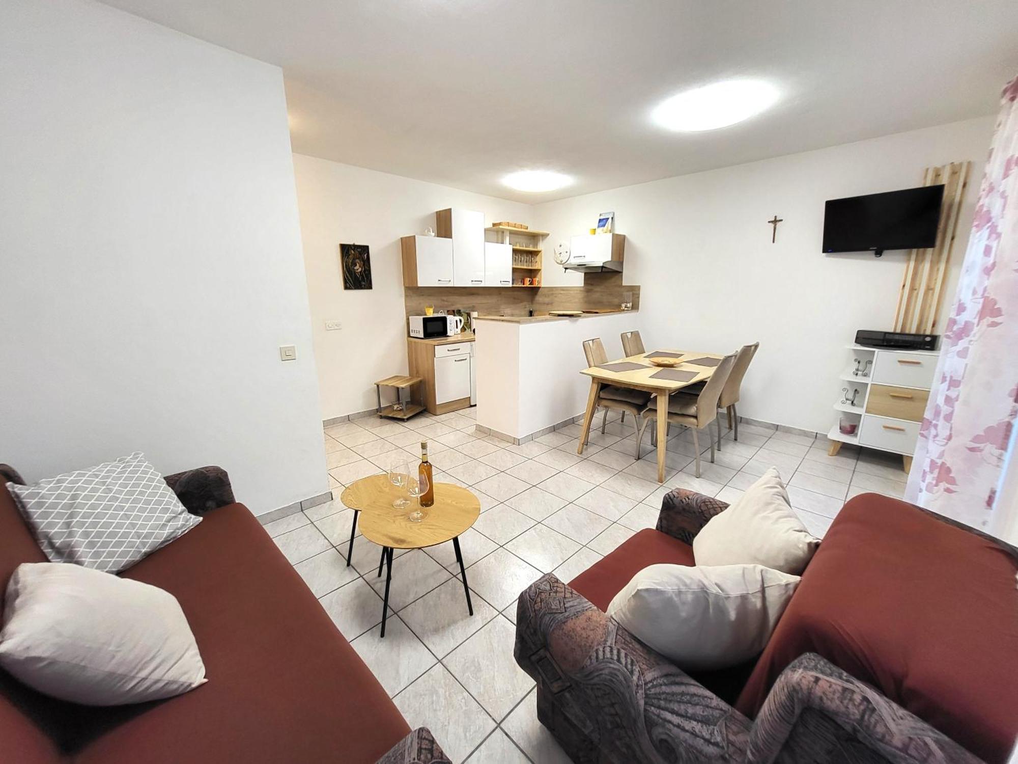 Apartments Pitve เยลซา ภายนอก รูปภาพ